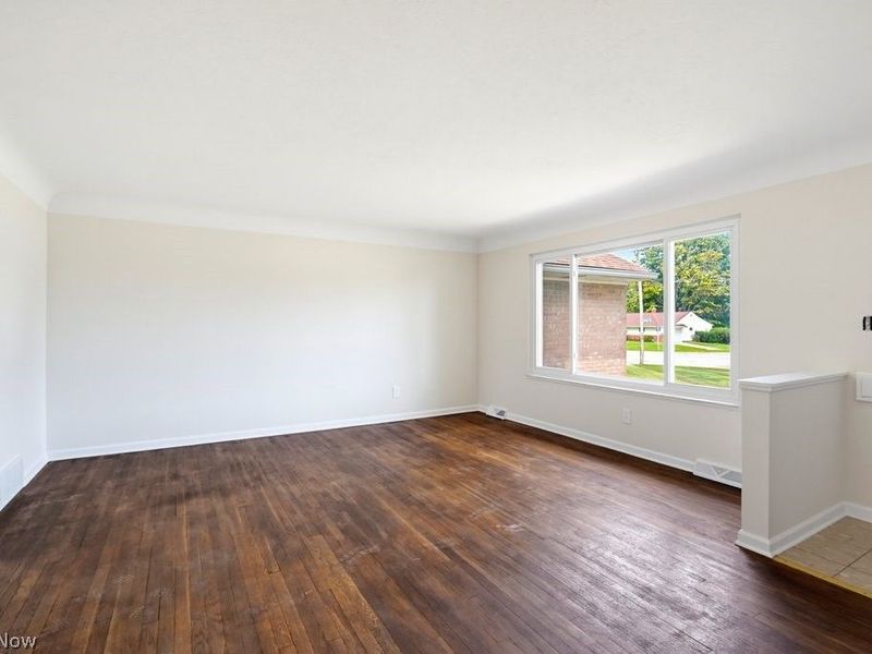 766 Radford Drive, Richmond Heights, OH 44143 Photo 10