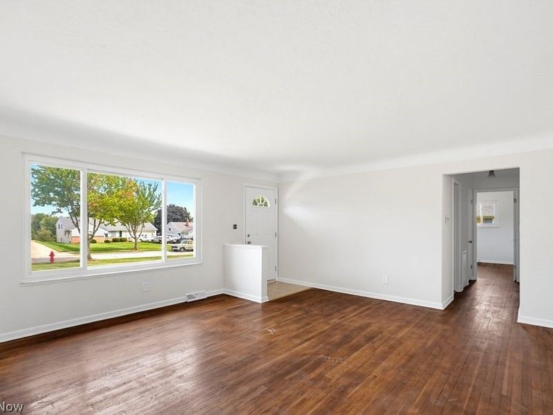 766 Radford Drive, Richmond Heights, OH 44143 Photo 12