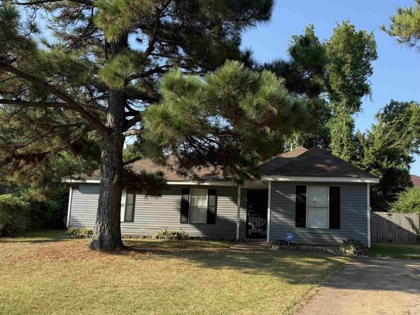 2887 LETREC CV, Memphis, TN 38127