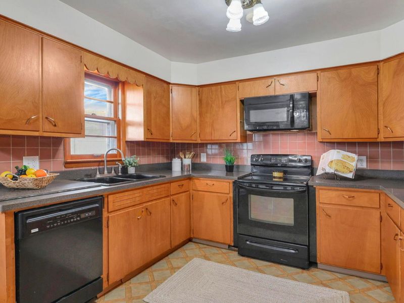 823 Wayne Drive , Heath, OH 43056 Photo 33
