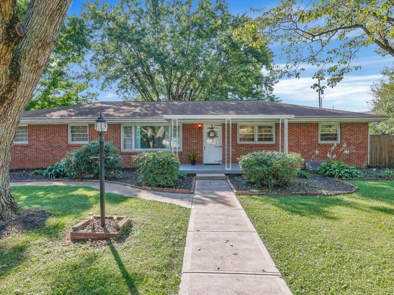 823 Wayne Drive , Heath, OH 43056 Photo 4