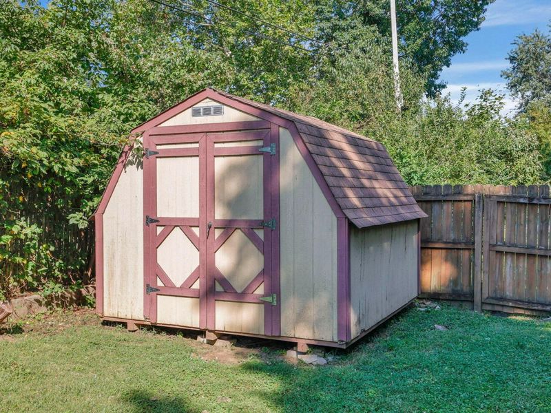 823 Wayne Drive , Heath, OH 43056 Photo 8