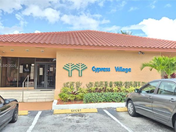 7100 Fairway Dr , Unit K9, Miami Lakes, FL 33014