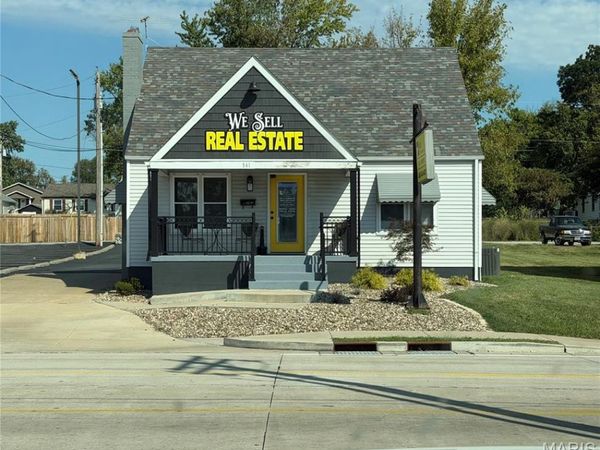 541 E Cherry Street , Troy, MO 63379
