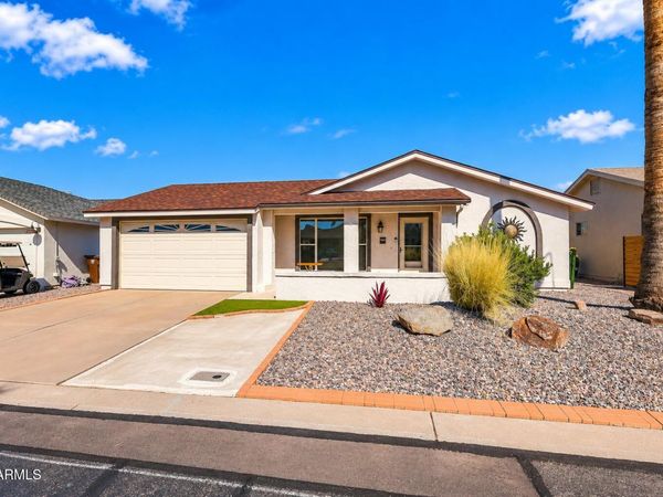 922 S Ember Circle, Mesa, AZ 85208