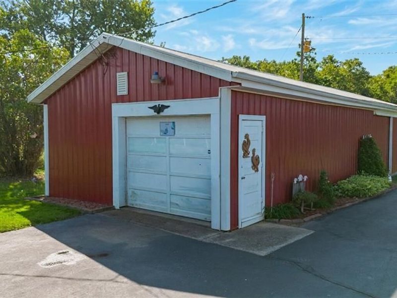10700 State Line Road, New Paris, OH 45347 Photo 5