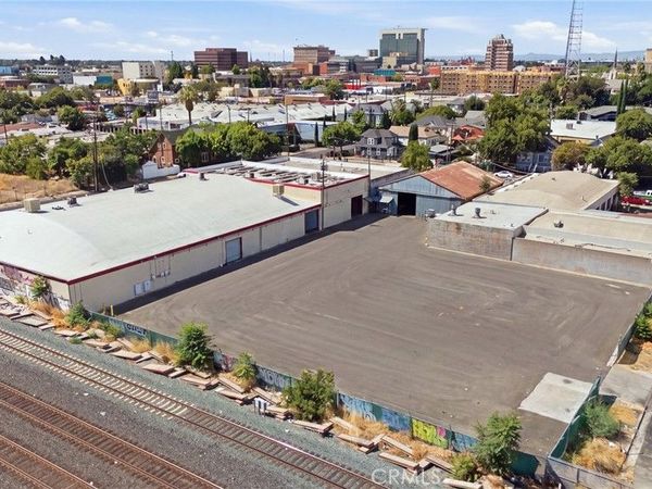 945 E Lindsay, Stockton, CA 95202