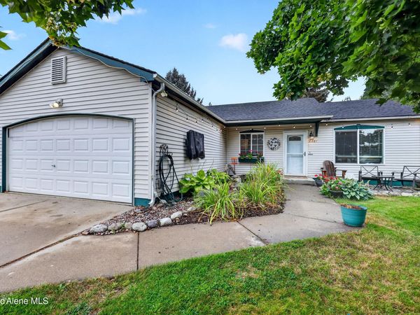2201 N Cabinet ST, Post Falls, ID 83854
