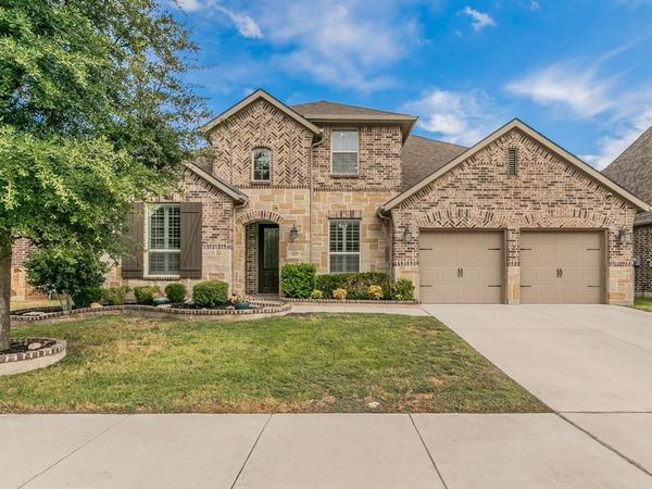 405 Marbrook Court , Fort Worth, TX 76131