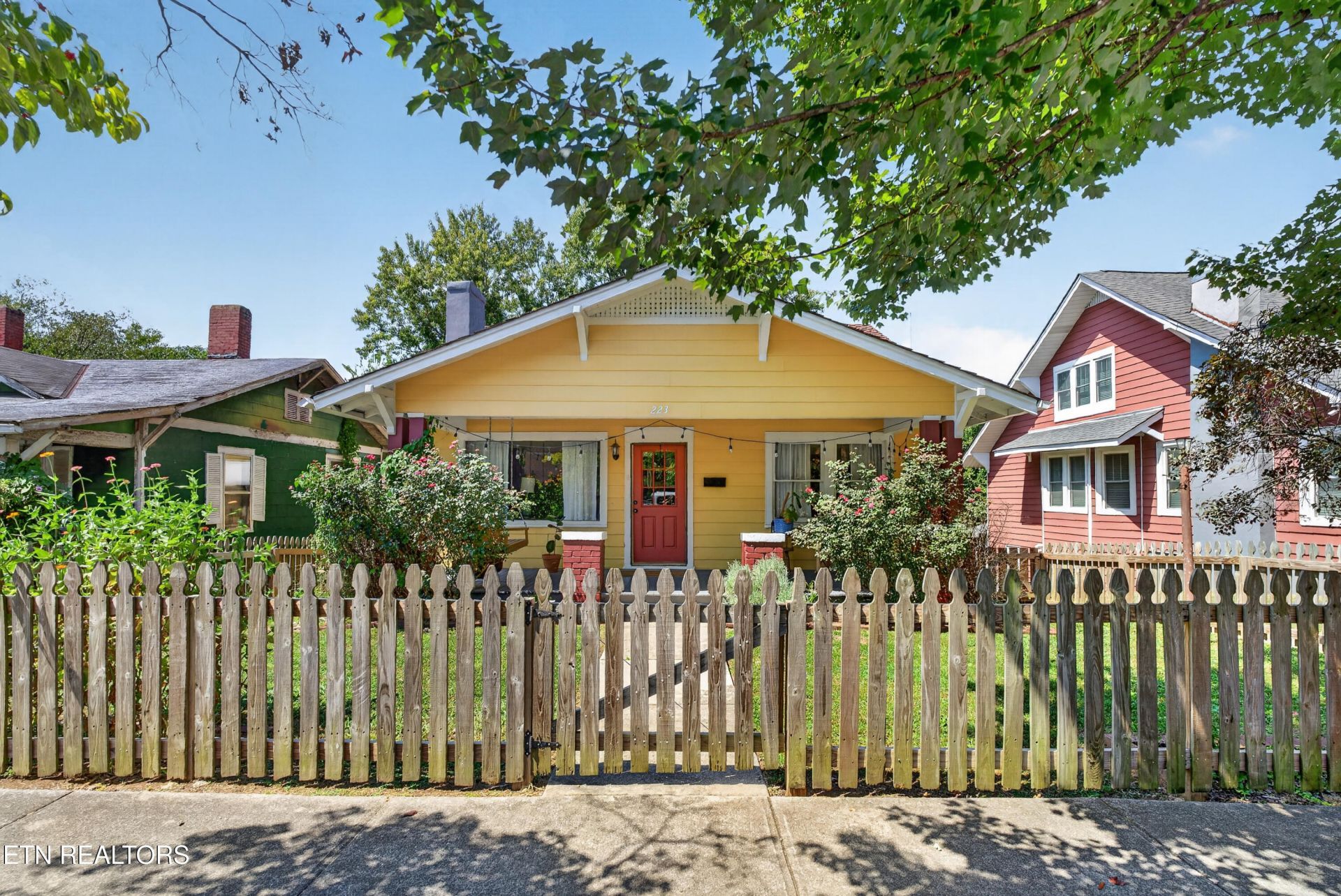 223 E Churchwell Ave, Knoxville, TN 37917 Main Photo