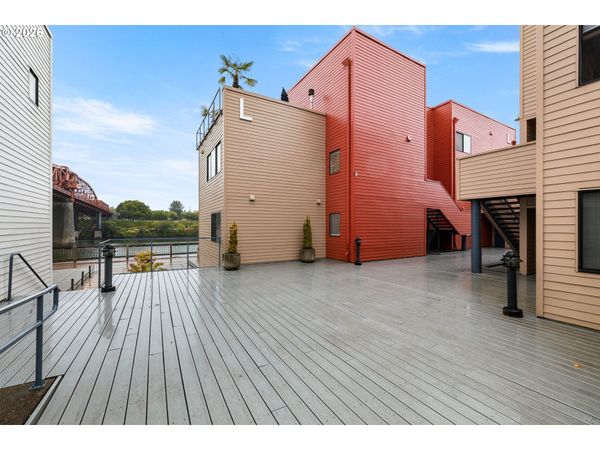 940 NW NAITO PKWY, Unit L15, Portland, OR 97209