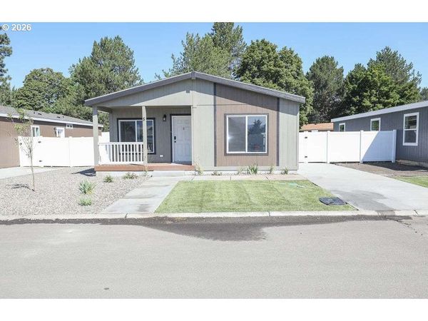 3111 E Q AVE, Unit 5, La Grande, OR 97850