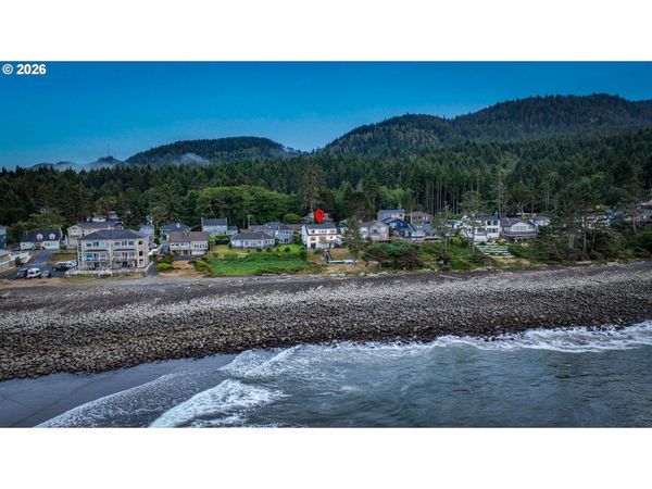3232 SUNSET BLVD, Seaside, OR 97138