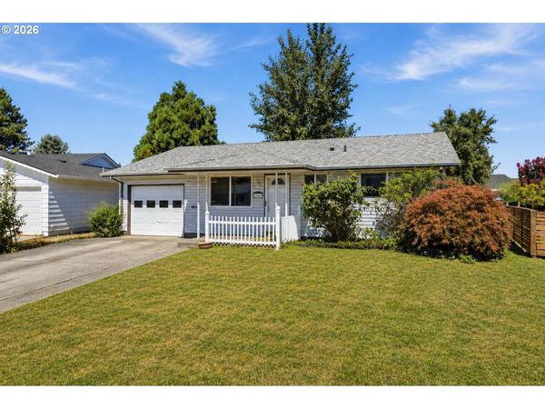 2293 COUNTRY CLUB TER, Woodburn, OR 97071