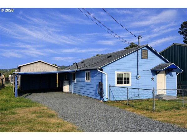 110 N 12TH ST, Lakeside, OR 97449