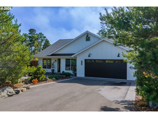 88060 LAKE POINT DR, Florence, OR 97439