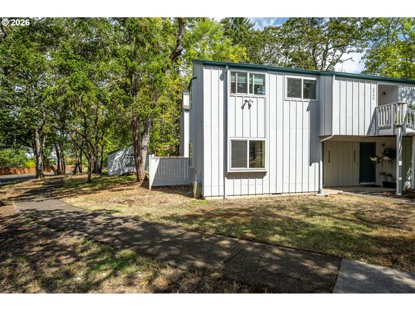 2239 HAWKINS LN, Eugene, OR 97405