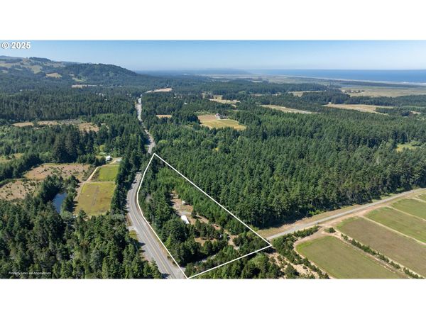 45746 HIGHWAY 101, Bandon, OR 97411