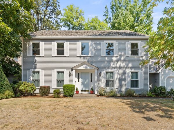 5754 CHARLES CIR, Lake Oswego, OR 97035