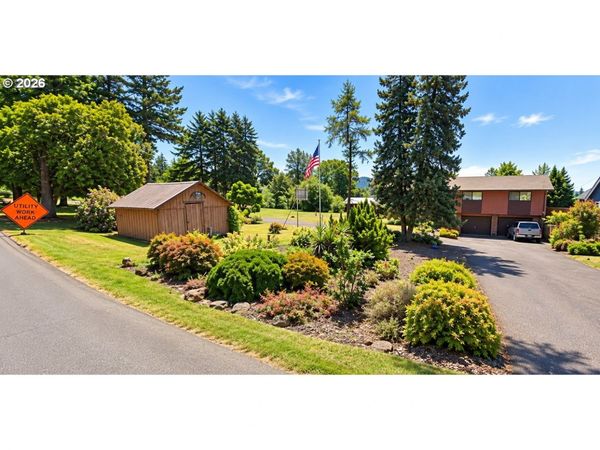 9798 SE HILLCREST RD, Happy Valley, OR 97086