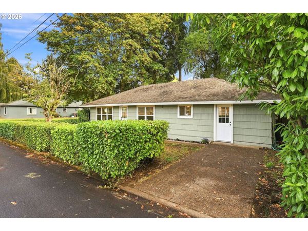 211 SHERMAN ST, Amity, OR 97101