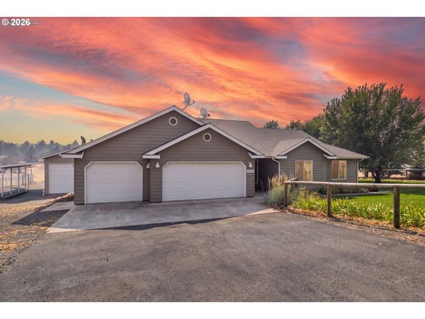 2085 SE SAGEBRUSH DR, Madras, OR 97741