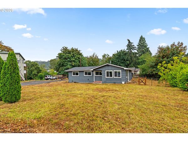 117 E B AVE, Drain, OR 97435