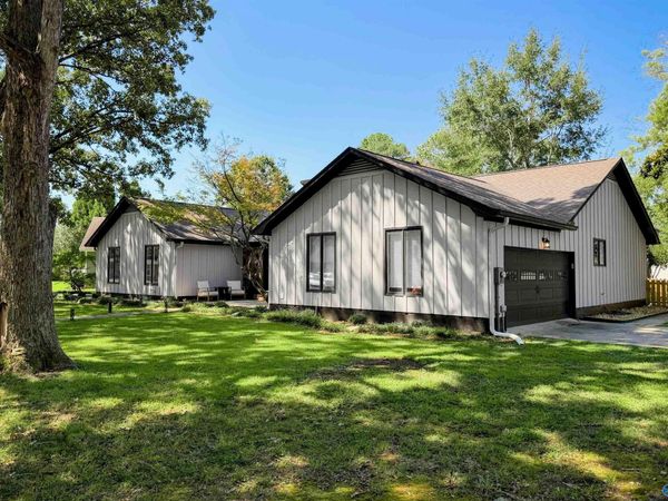 1601 Eastwood Drive SE, Decatur, AL 35601
