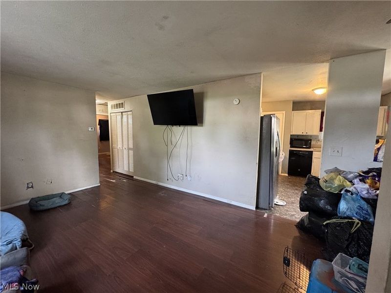 371 Trailwood Drive, Painesville, OH 44077 Photo 5