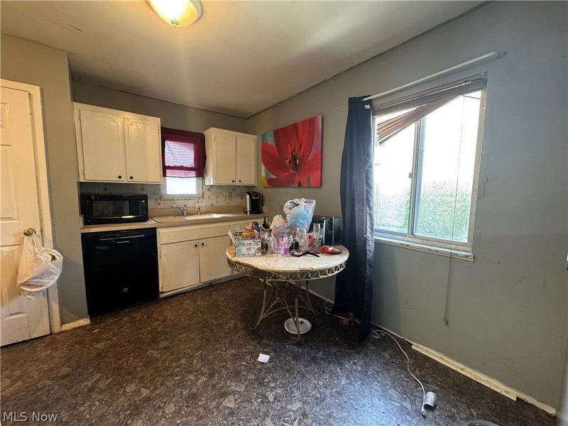 371 Trailwood Drive, Painesville, OH 44077 Photo 8