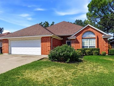 7413 Crosswicks Circle, Fort Worth, TX 76137