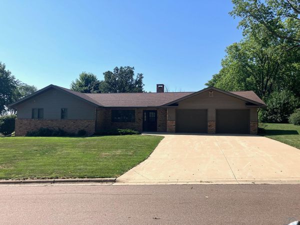 402 6th Street, Alton, IA 51003