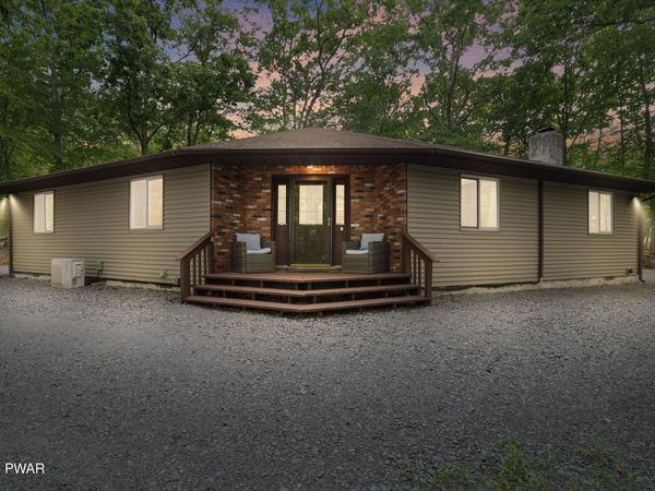 175 Lower Independence Drive , Lackawaxen, PA 18435
