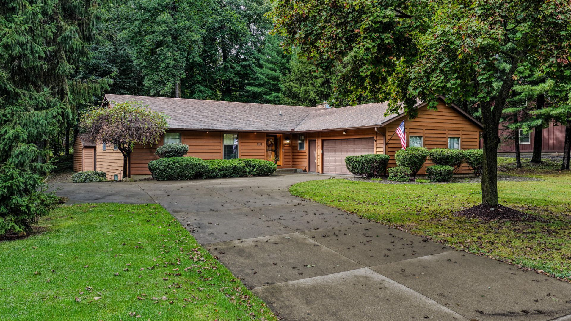 908 N Wooded Lane, Marshall, MI 49068 Main Photo