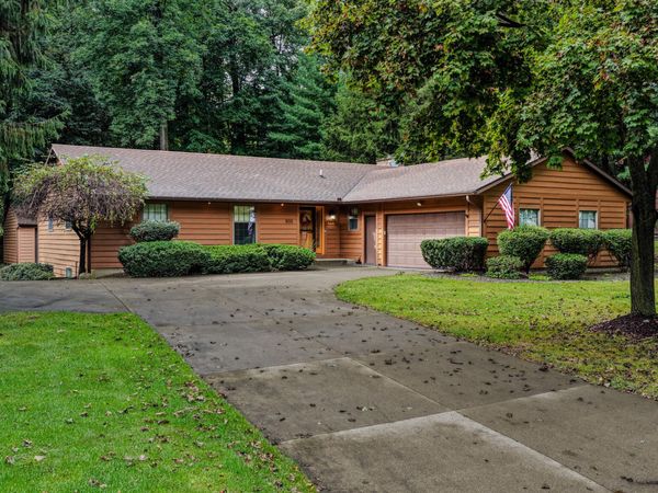 908 N Wooded Lane, Marshall, MI 49068