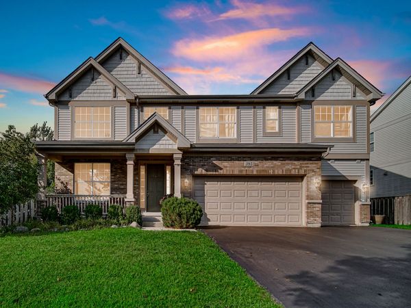 385 Post Oak Circle , West Chicago, IL 60185