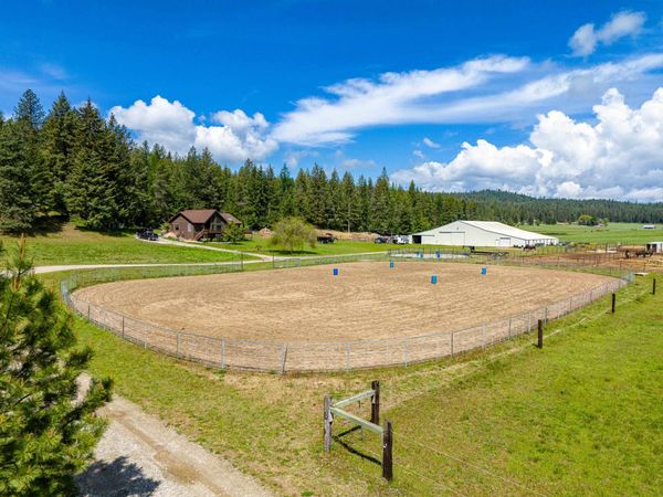 315942 N Highway 2 Hwy, Elk, WA 99009