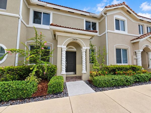 2419 SE 11th St , Homestead, FL 33035