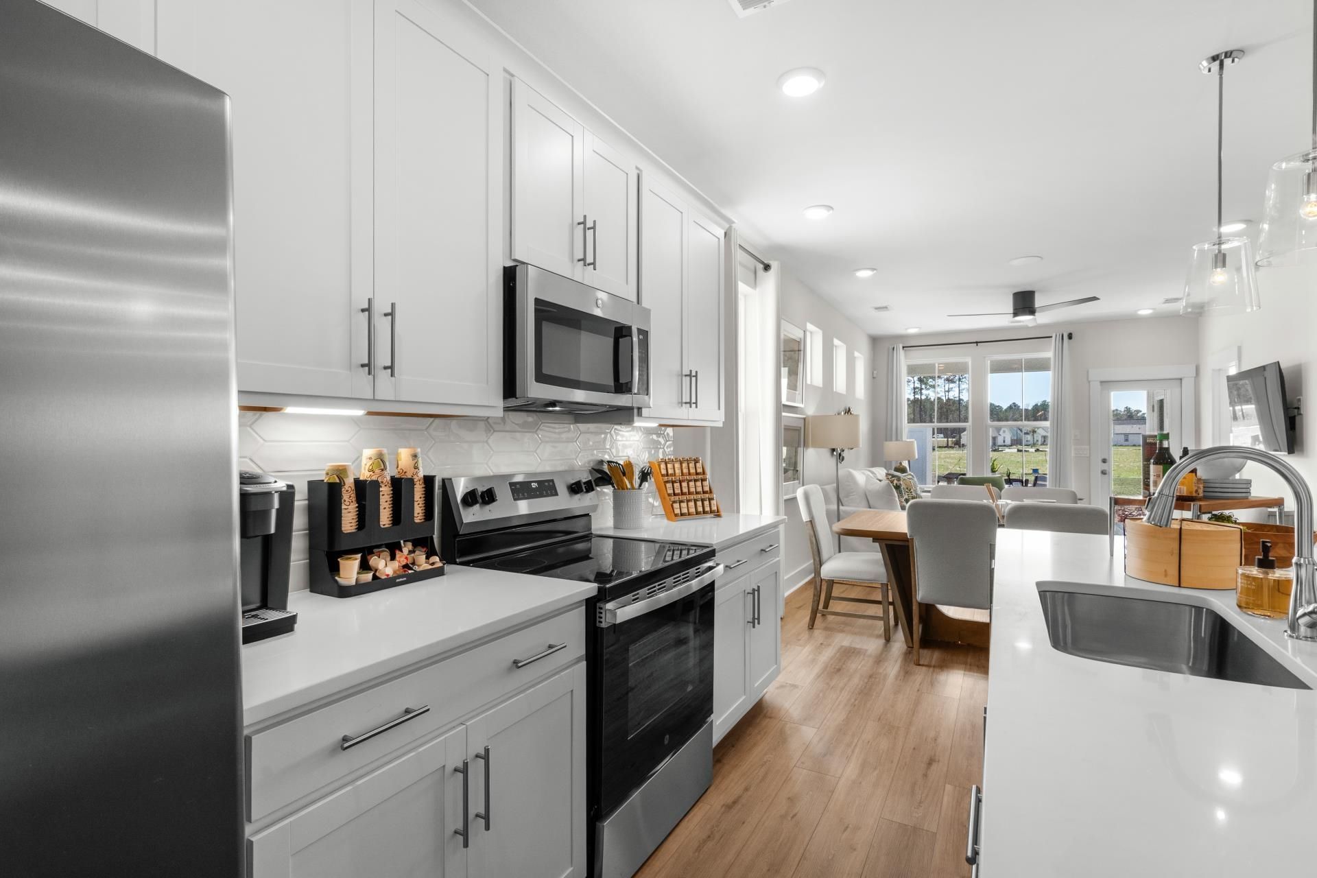 2740 Summer Breeze Ln  Photo 13