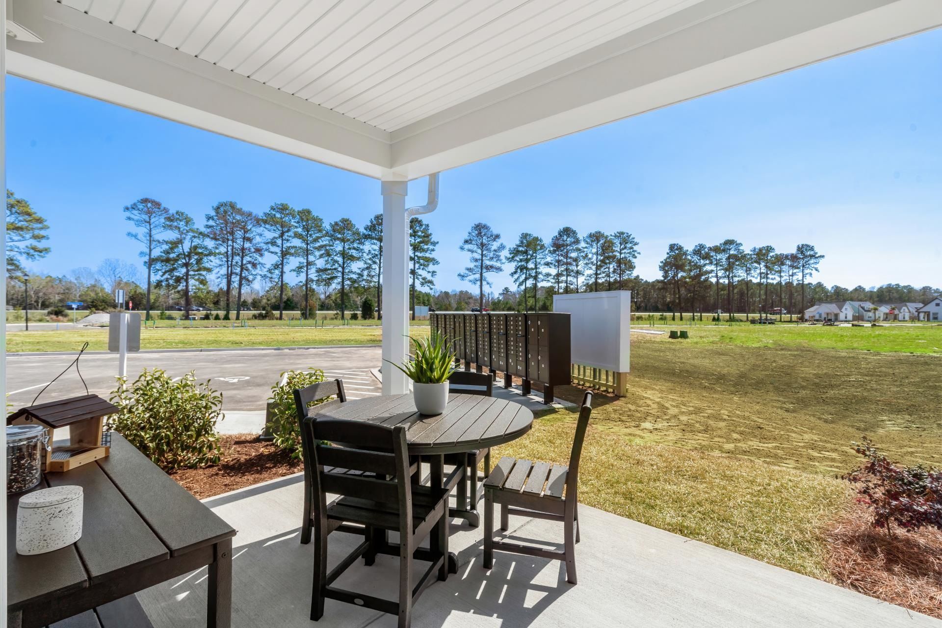 2740 Summer Breeze Ln  Photo 17