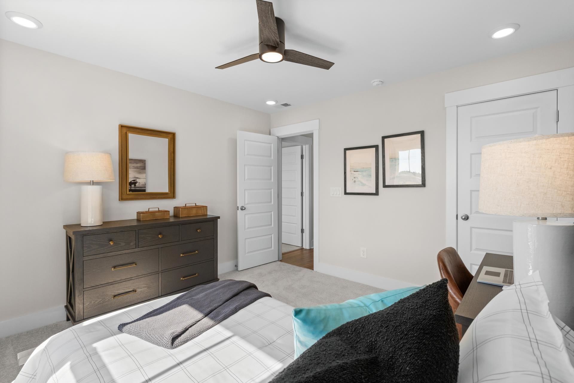 2740 Summer Breeze Ln  Photo 35
