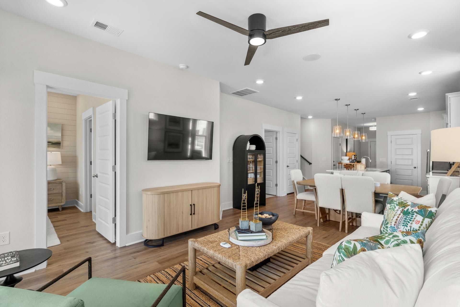 2744 Summer Breeze Ln  Photo 8