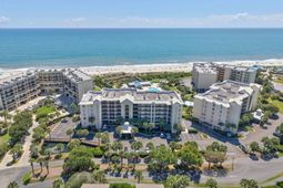 669 Retreat Beach Circle photo 4