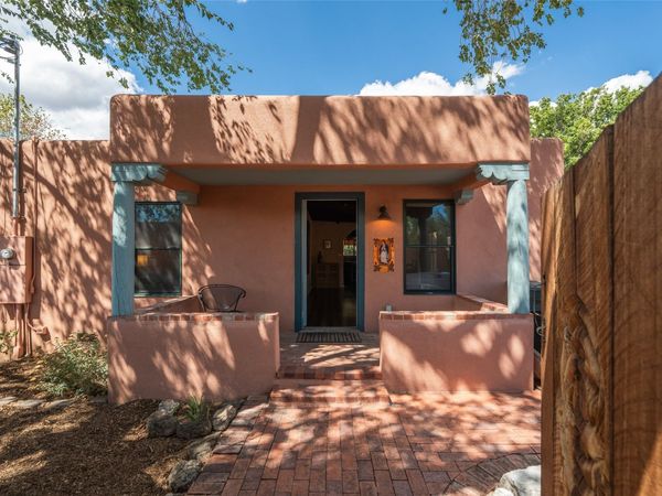 945 Mercer Street, Santa Fe, NM 87505