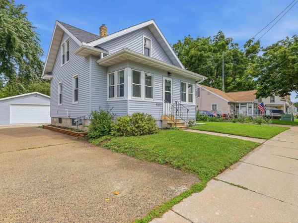 310 W Burnett Street, Beaver Dam, WI 53916
