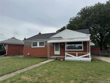 24895 Beck Avenue , Eastpointe, Mi 48021