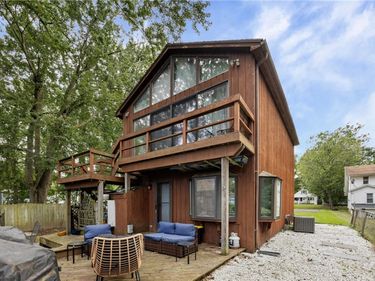 566 Washington Avenue , Rochester, NY 14617