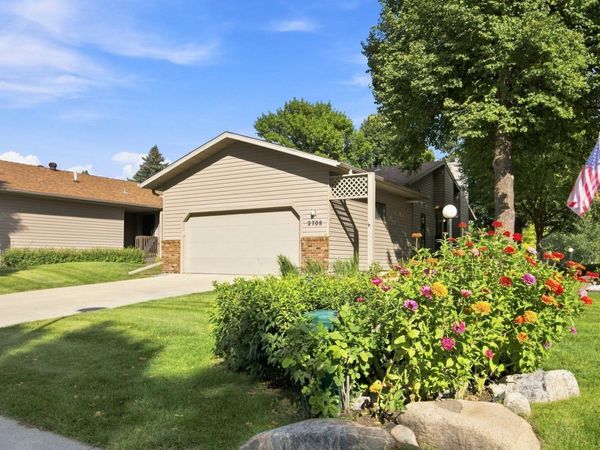 2708 27th Street S, Fargo, ND 58103