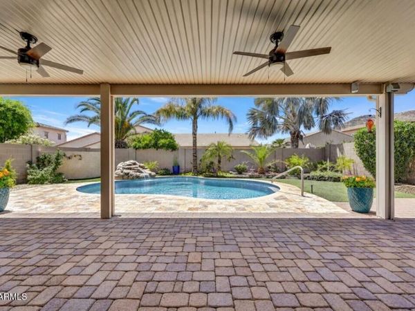 5511 W Molly Lane, Phoenix, AZ 85083