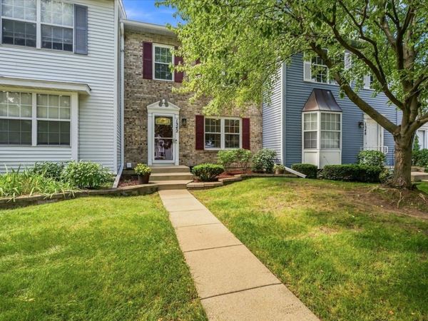 1342 Arlington Court , Geneva, IL 60134